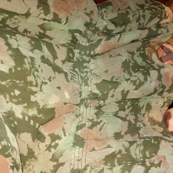 Mudd sleeveless top camo green size L in great used condition - Picture 13 of 16